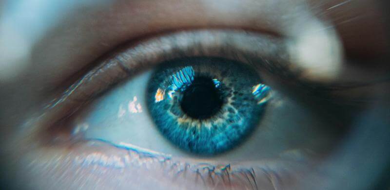 Oeil bleu